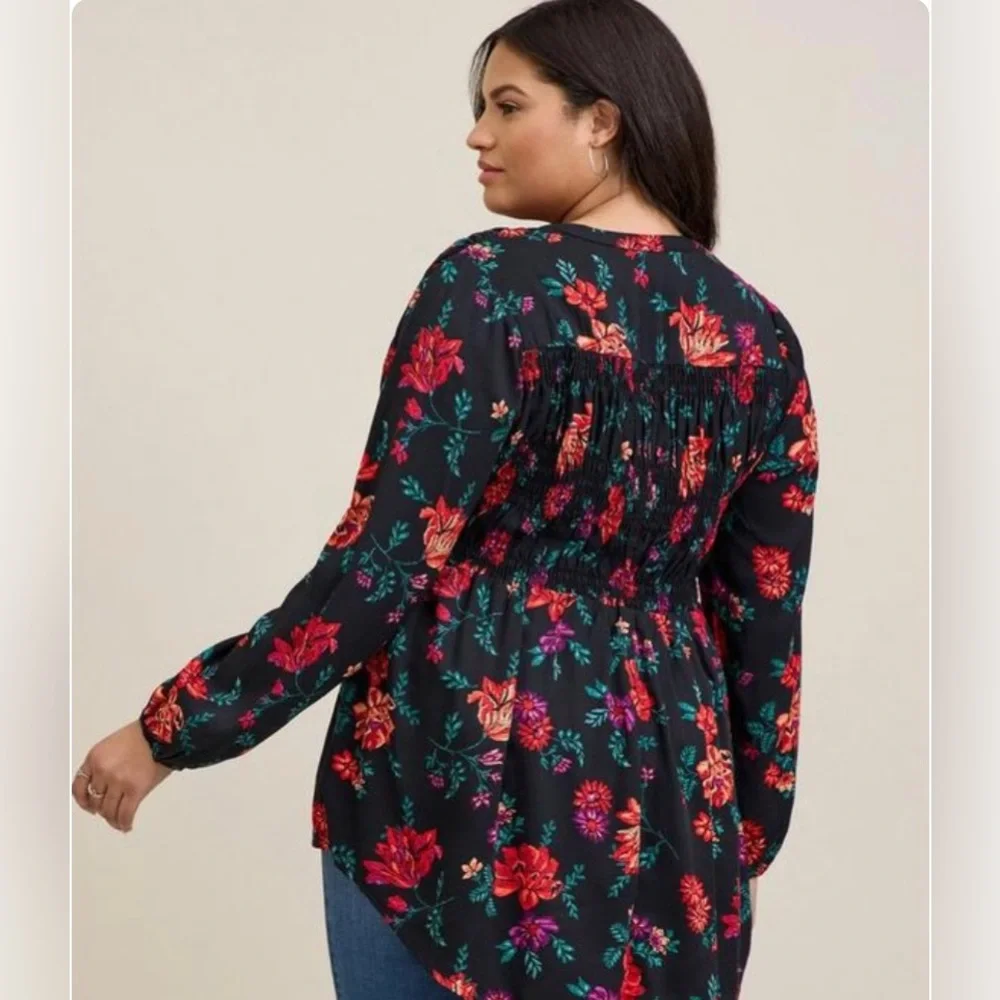 Rayon Twill Smocked Button-Front Tunic Top 3X - Picture 3 of 10